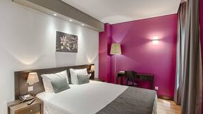 Minibar, escritorio, wifi gratis
