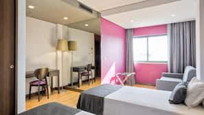 Minibar, escritorio, wifi gratis