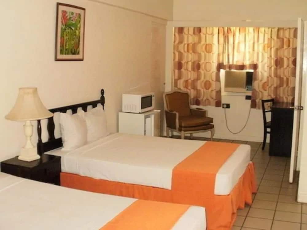 Pineapple Court Hotel in Ocho Rios Best Rates & Deals on Orbitz