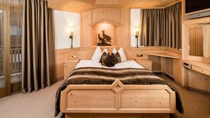 Egyptian cotton sheets, premium bedding, down comforters, in-room safe