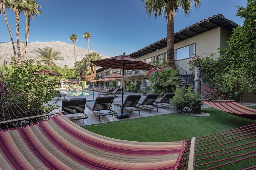 Gay male resorts palm springs