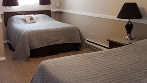 Premium bedding, desk, free WiFi, wheelchair access