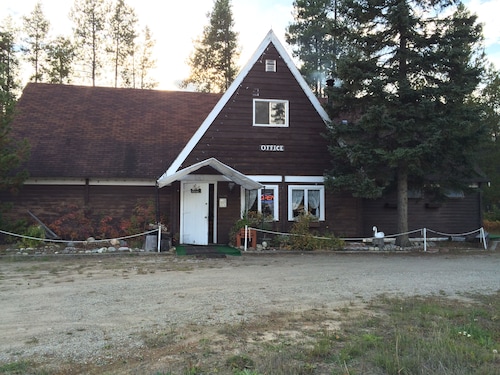 Best Cabins In Valemount For 2020 Find Cheap 61 Cabins Rentals