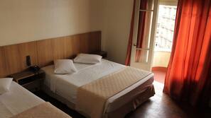 Minibar, gratis wi-fi och sängkläder