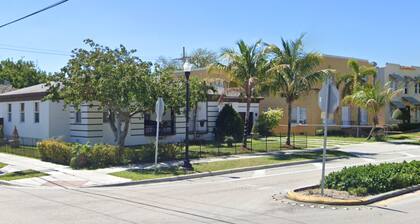 4BR, 4BA House near Entertainment and Beach