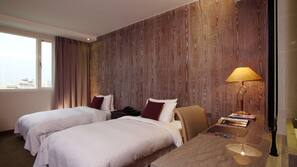 Premium bedding, down comforters, desk, blackout drapes