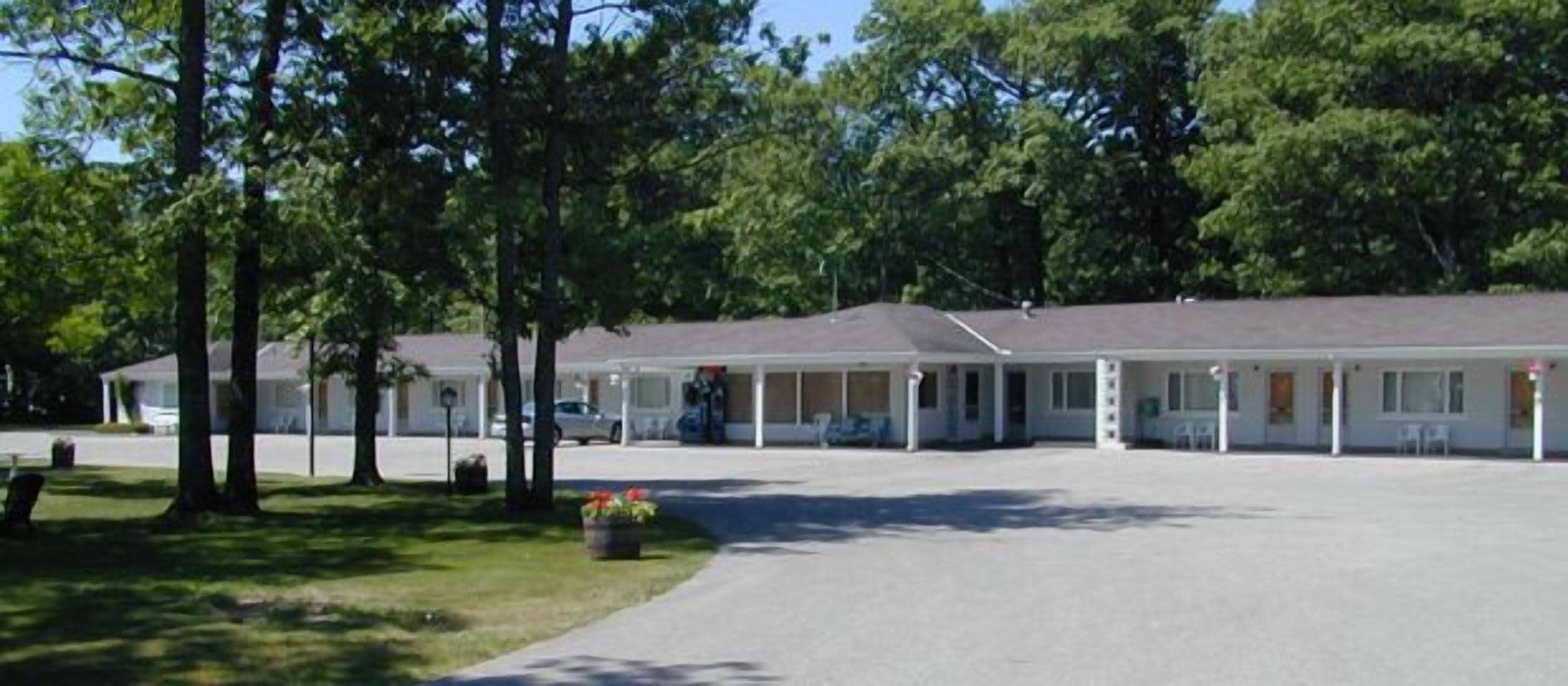 Star Gate Motel in Petoskey, United States