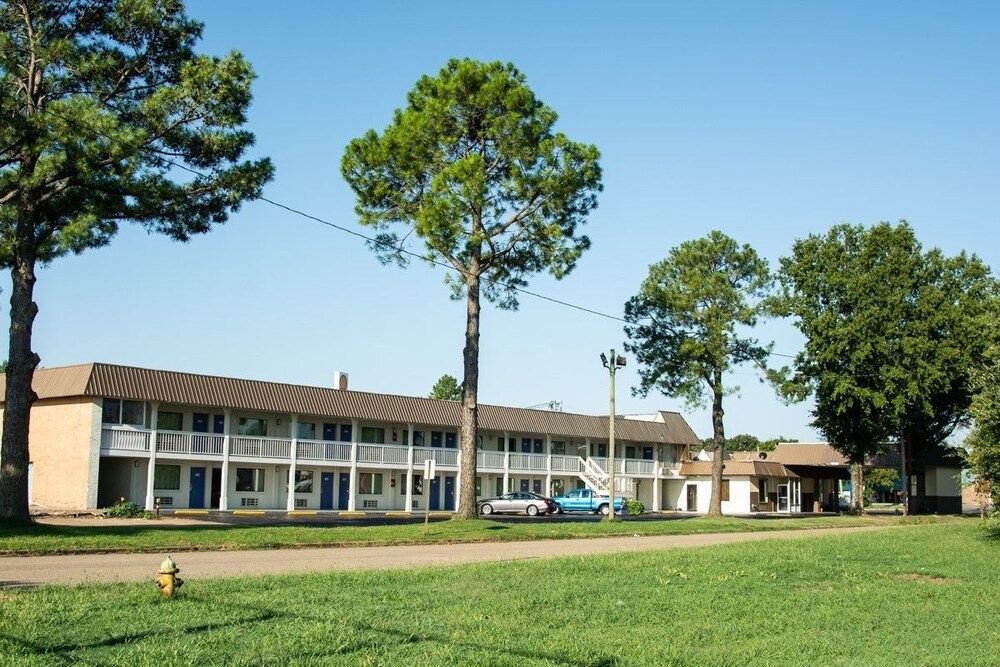 Exterior, Motel 6 Brinkley, AR