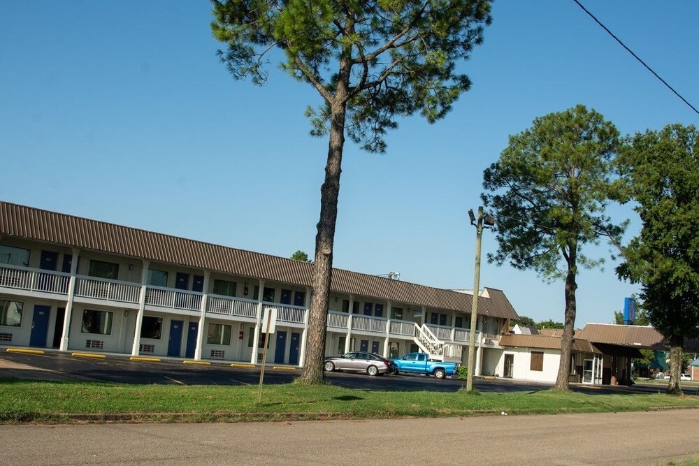 Exterior, Motel 6 Brinkley, AR