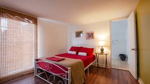 Iron/ironing board, free WiFi, linens