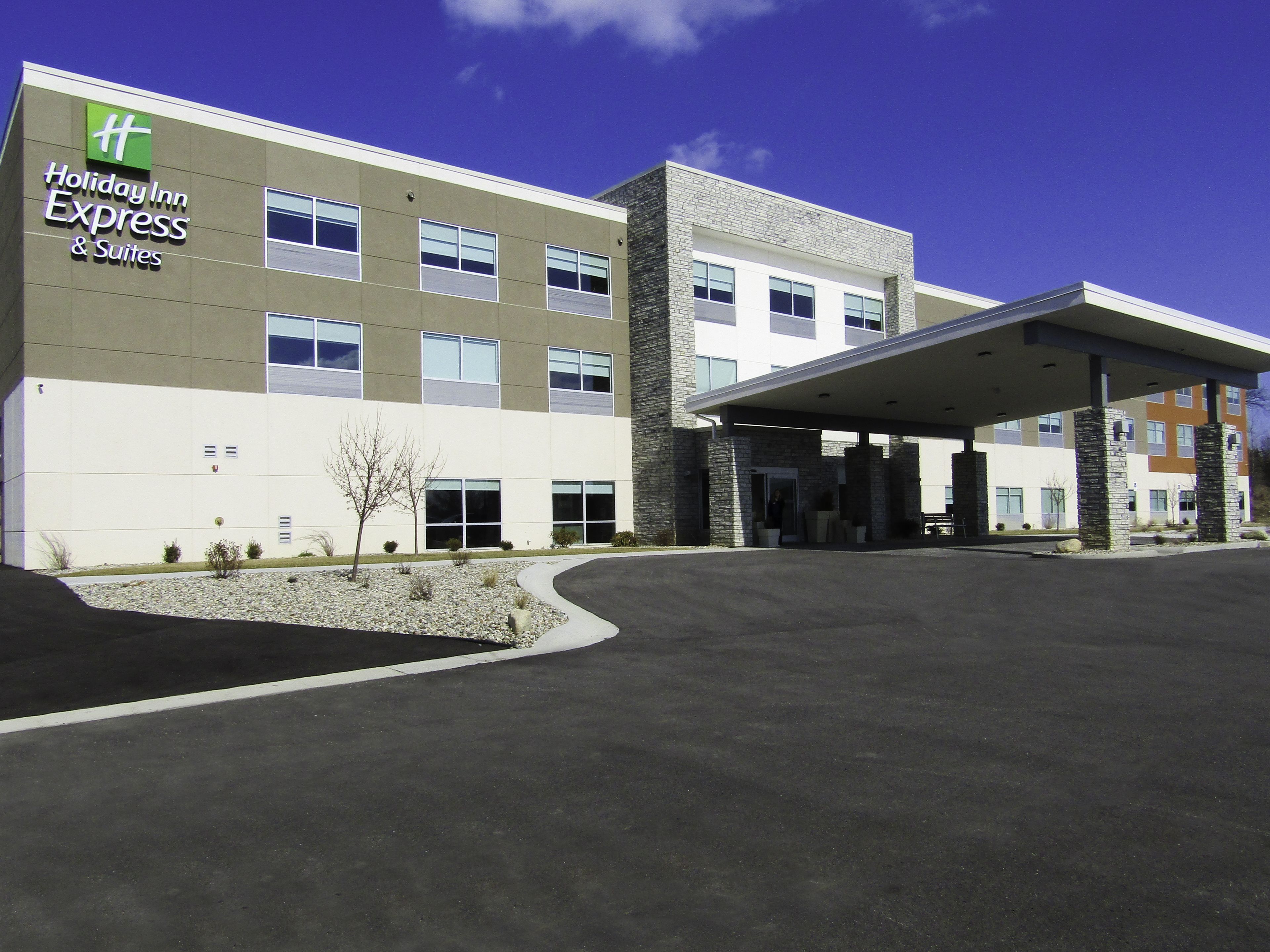 Holiday Inn Express & Suites Coldwater in Coldwater, United States