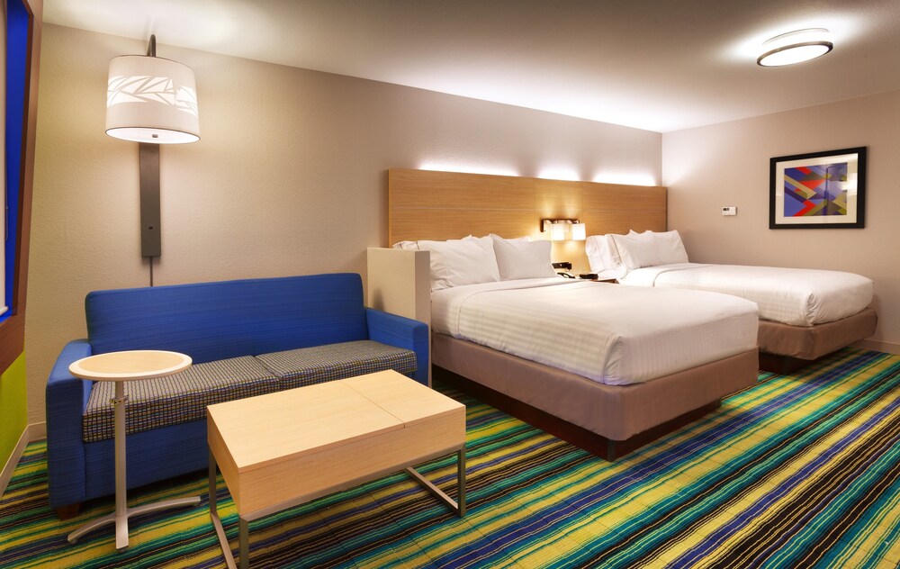 Room, Holiday Inn Express & Suites Phoenix West - Buckeye, an IHG Hotel