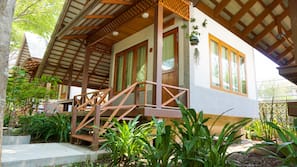 Minibar, desk, rollaway beds, free WiFi
