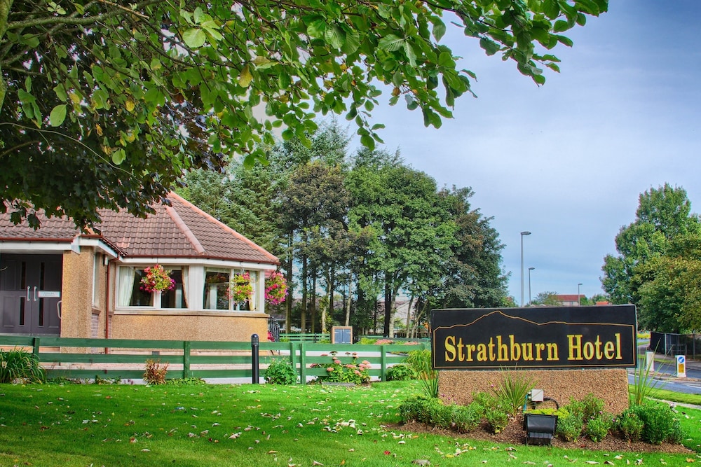 Front of property, Strathburn Hotel