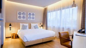 Minibar, in-room safe, desk, iron/ironing board