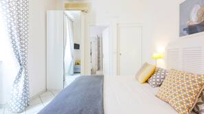 Egyptian cotton sheets, down duvet, iron/ironing board, free WiFi