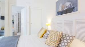Egyptian cotton sheets, down duvet, iron/ironing board, free WiFi