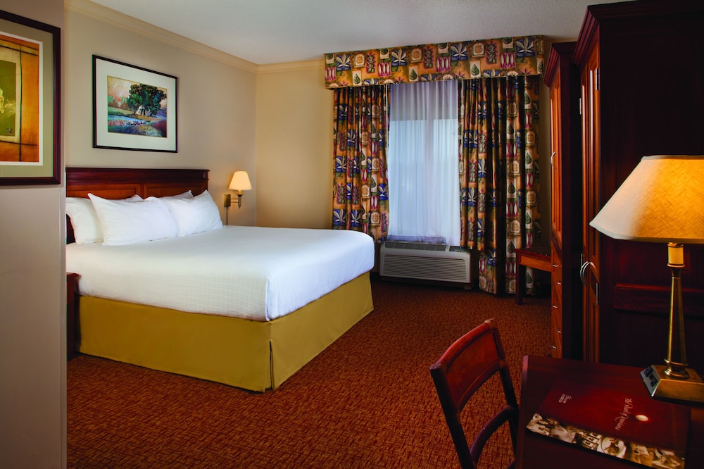 Paragon Casino Resort, Marksville 109 Room Prices & Reviews Travelocity