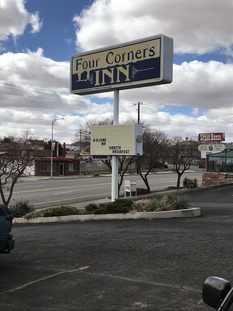 Four Corners Inn Blanding Usa Aarp Travel Center Hotel Entrance