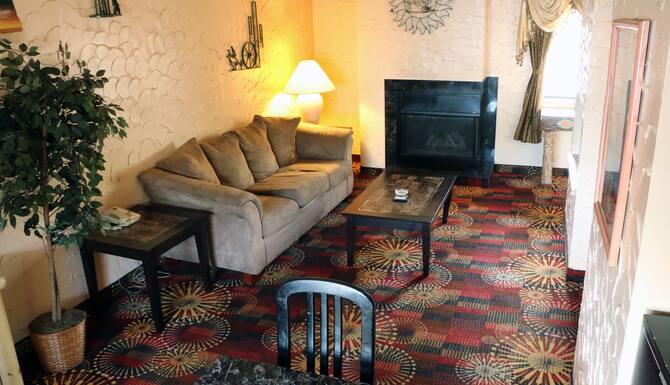 Bedford Inn In Monroe Mi Expedia