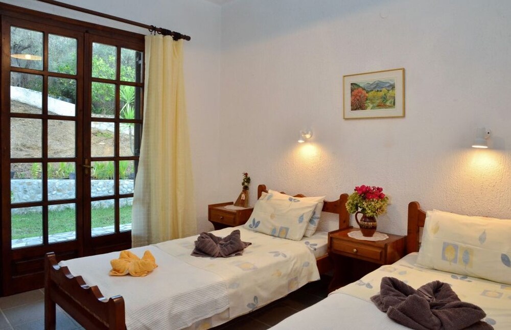 Hotel Katerina Apartments In Skiathos Greece Expedia - 
