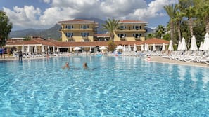 Indoor pool, 3 outdoor pools, pool umbrellas, sun loungers