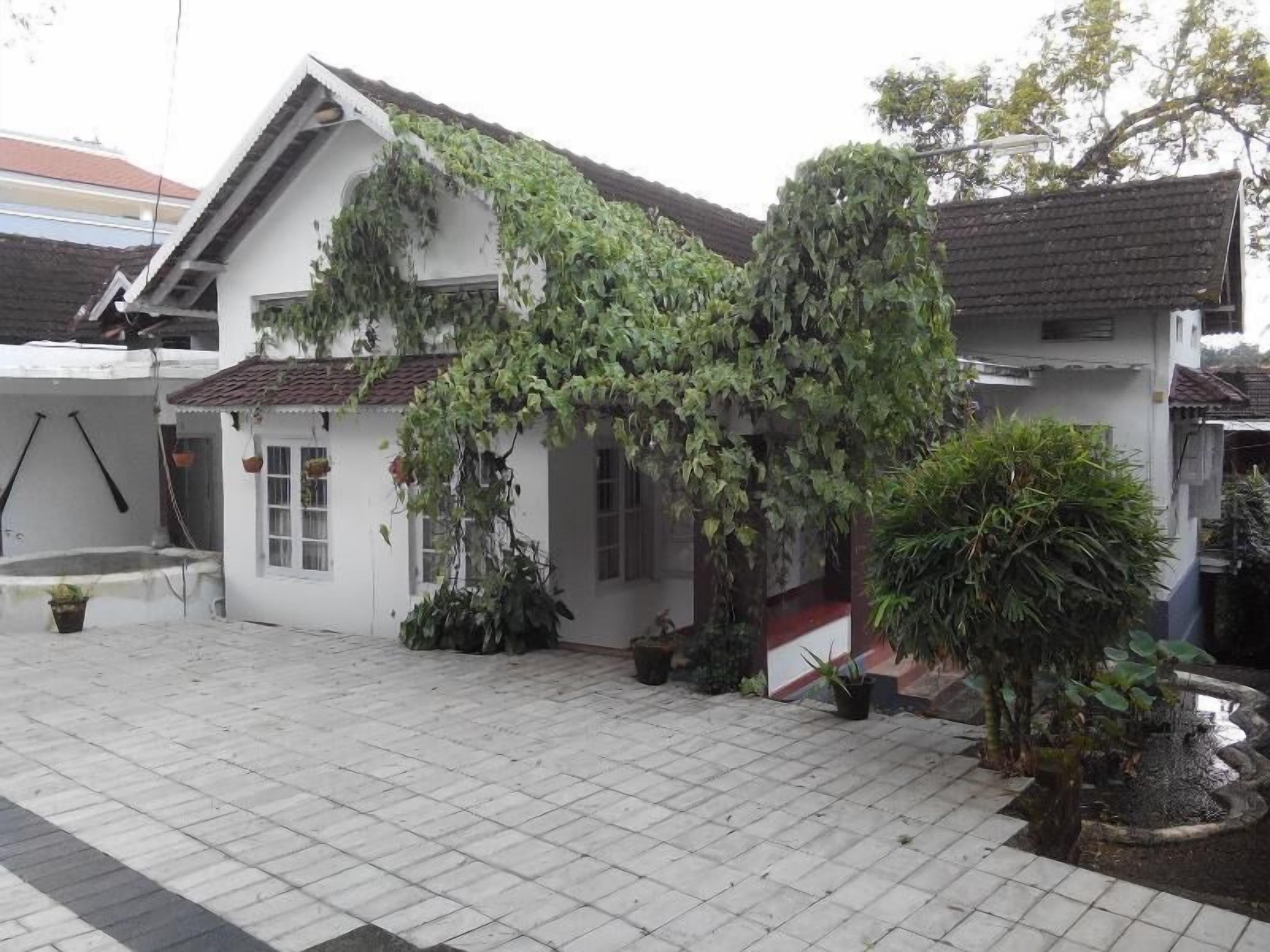Fenn Hall in Kottayam, India