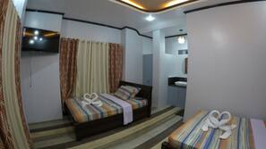 Minibar, desk, free WiFi