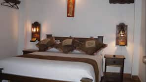 In-room safe, free WiFi, linens