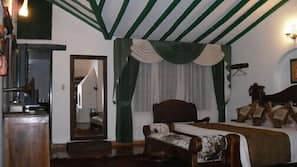 In-room safe, free WiFi, linens