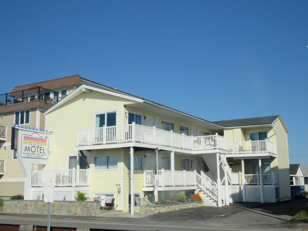 Breakers by the Sea in Portsmouth, United States