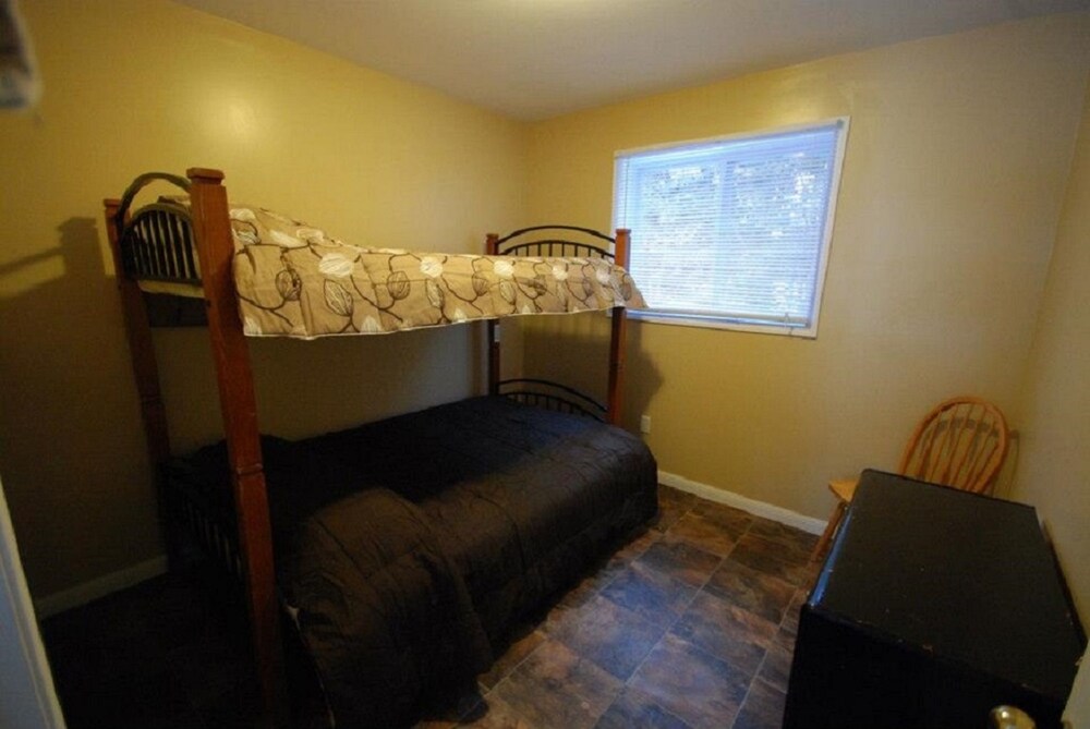 Wu Wu S Cabins In Wasaga Beach Cheap Hotel Deals Rates Hotel
