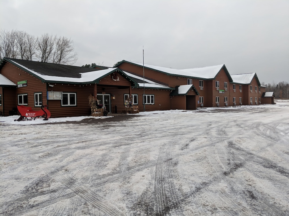 WHITE PINE LODGE Christmas MI E7889 West State Highway M28 49862