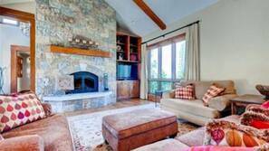 Flat-screen TV, fireplace