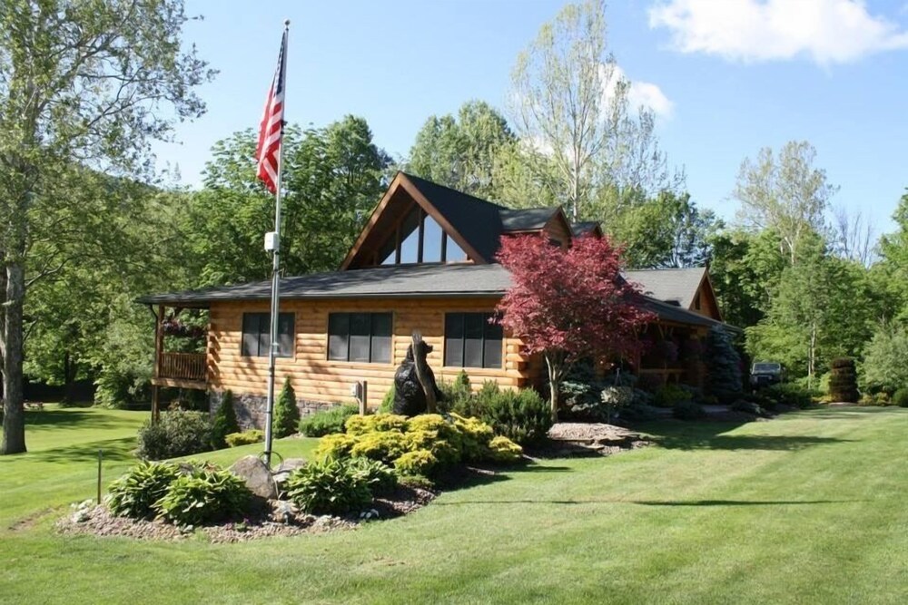 Rough Cut Lodge in Gaines Best Rates & Deals on Orbitz