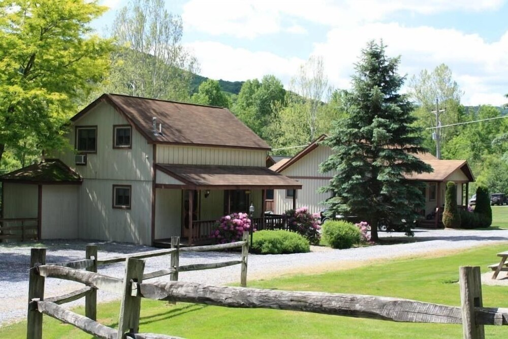 Rough Cut Lodge in Gaines Best Rates & Deals on Orbitz