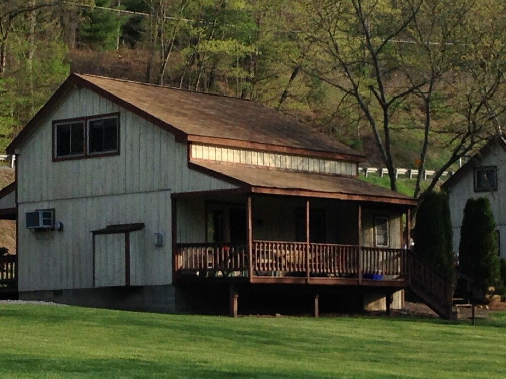 Rough Cut Lodge in Gaines Best Rates & Deals on Orbitz