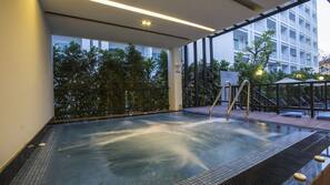 Outdoor pool, sun loungers