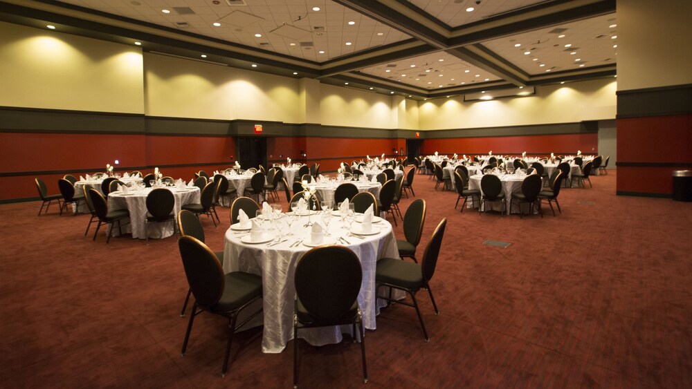 Banquet hall, Cherokee Casino & Hotel Roland