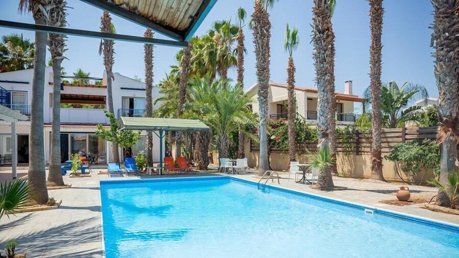 Periyiali Apartments
