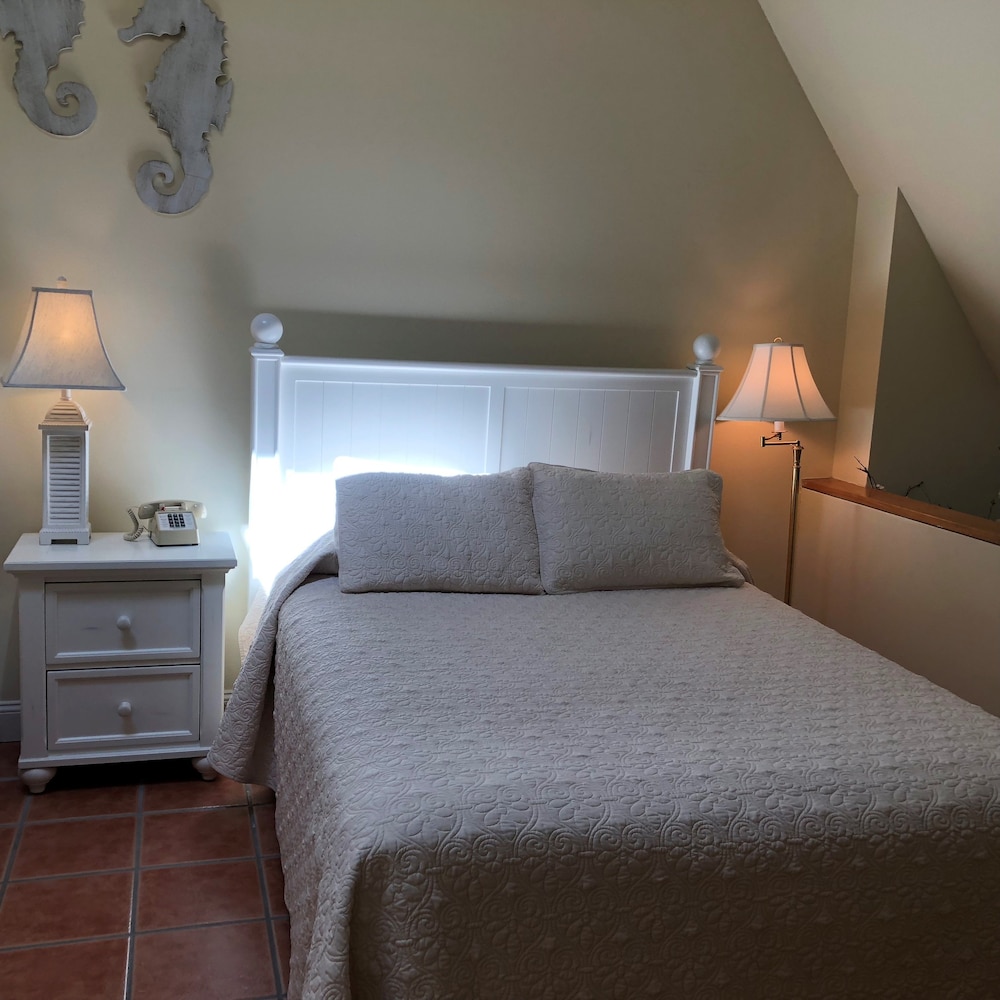 Room Deals for Montauk Manor, Montauk starting at Hotwire