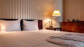 In-room safe, desk, iron/ironing board, free WiFi
