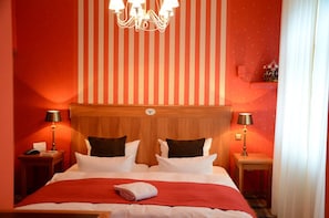 Standard Double Room, 1 Bedroom | Living area | Flat-screen TV