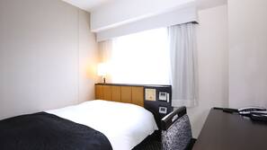 1 bedroom, desk, blackout drapes, free WiFi