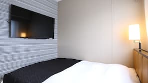 1 bedroom, desk, blackout drapes, free WiFi