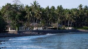 Di pantai