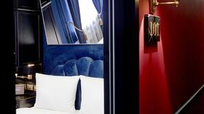 Daunenbettdecken, Minibar, Zimmersafe, Verdunkelungsvorhänge
