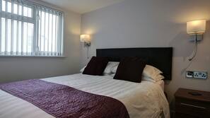 Egyptian cotton sheets, in-room safe, individually decorated