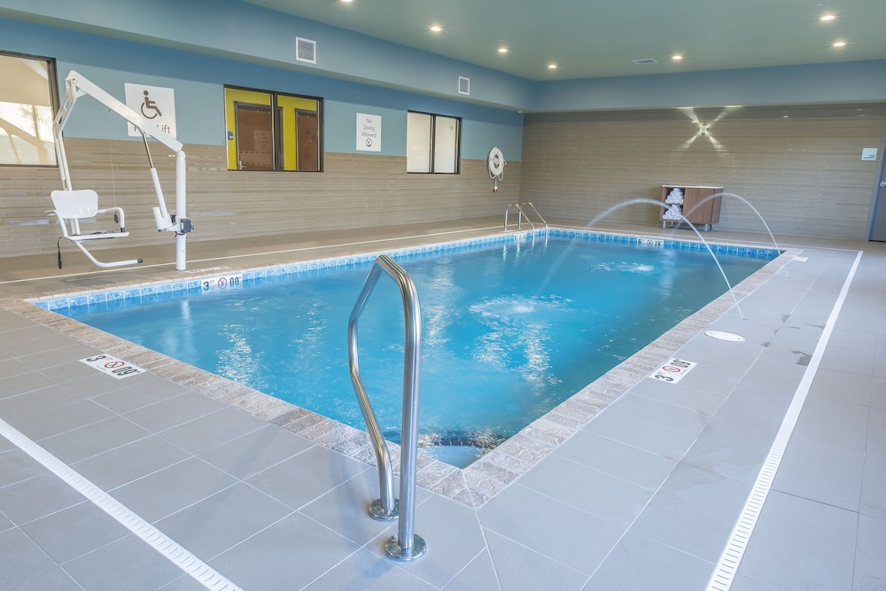 Holiday Inn Express & Suites Clarion, an IHG Hotel in Clarion 129