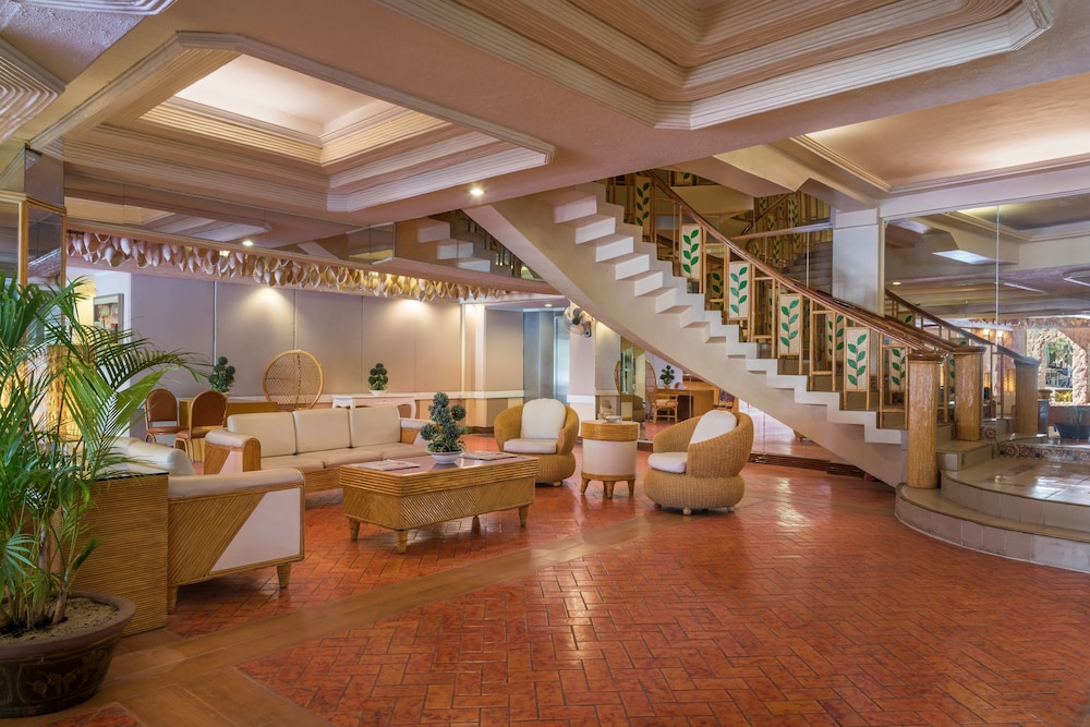 Whiterock Beach Hotel Waterpark 2018 Room Prices 118 Deals Whiterock Beach Hotel Waterpark 3 5 Out Of 0 Featured Image Lobby
